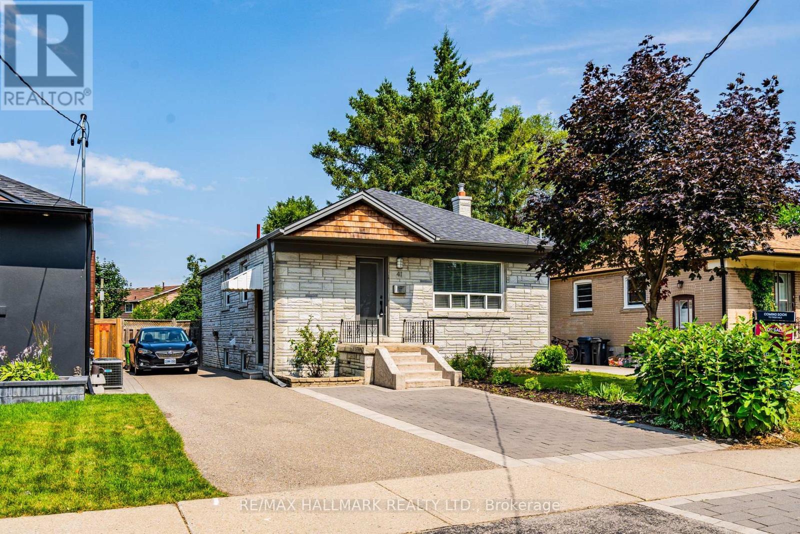 41 Treeview Drive, Toronto, Ontario  M8W 4C1 - Photo 1 - W12207130