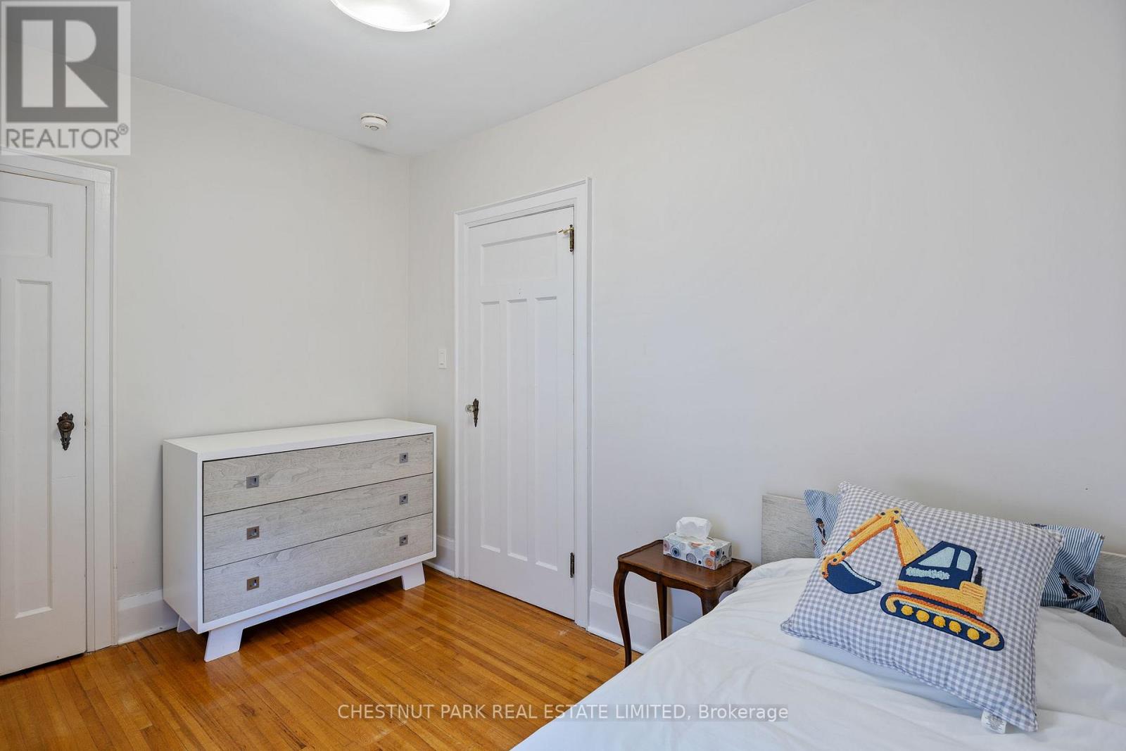 211 Greer Road, Toronto, Ontario  M5M 3N5 - Photo 18 - C12199673