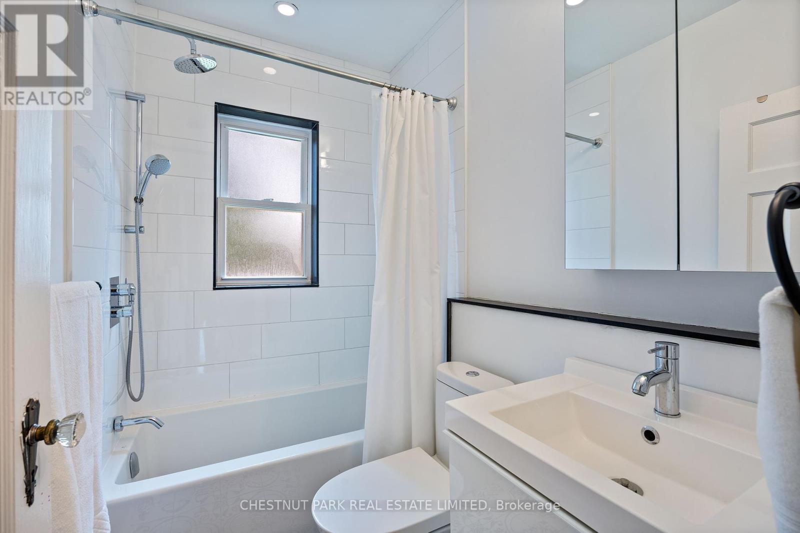211 Greer Road, Toronto, Ontario  M5M 3N5 - Photo 15 - C12199673
