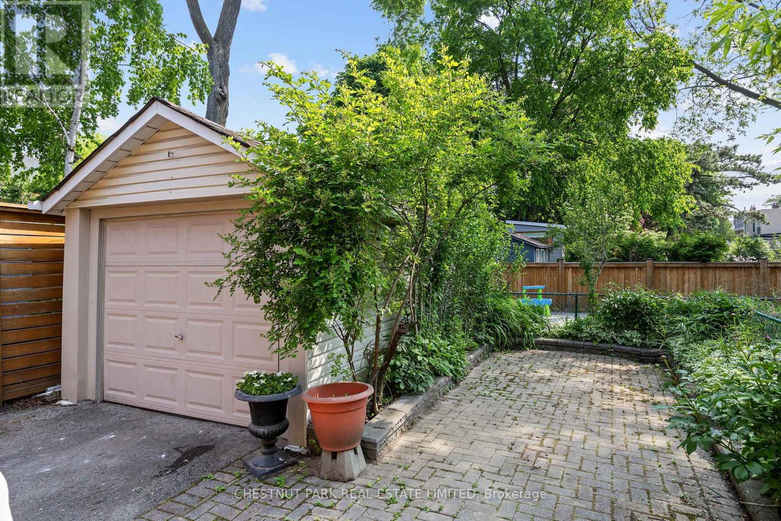 211 Greer Road, Toronto, Ontario  M5M 3N5 - Photo 24 - C12199673