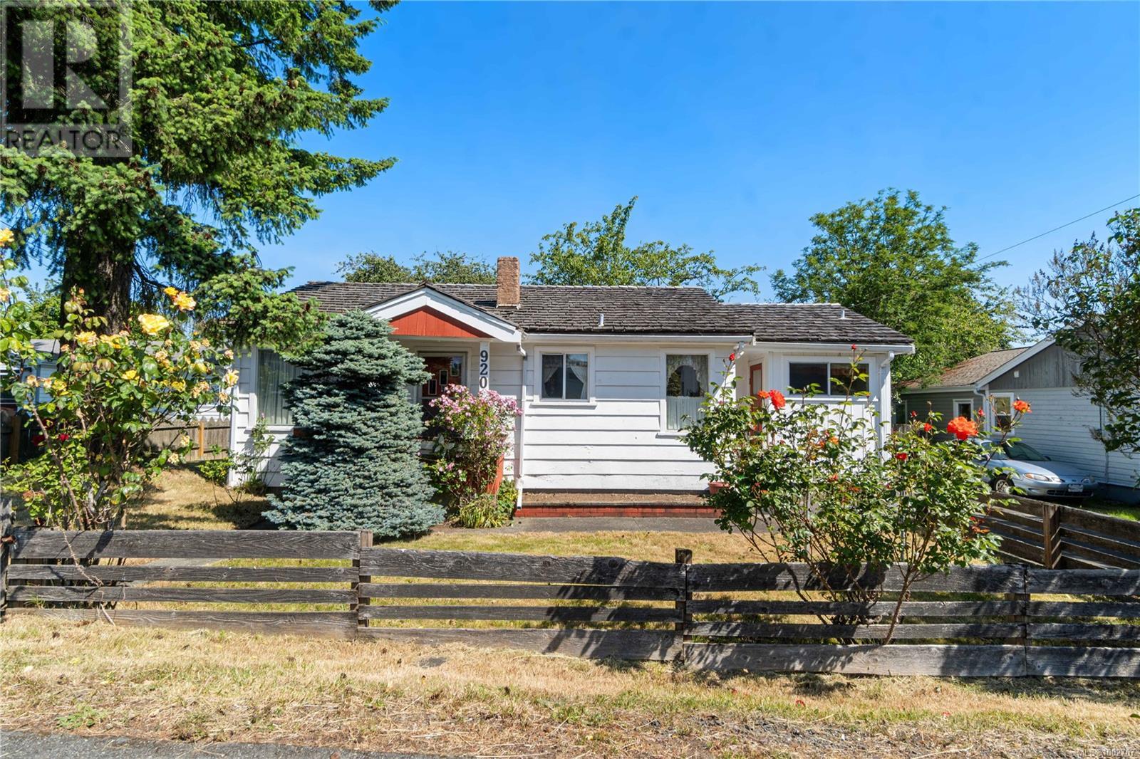 Property at 920 St. George St image 1