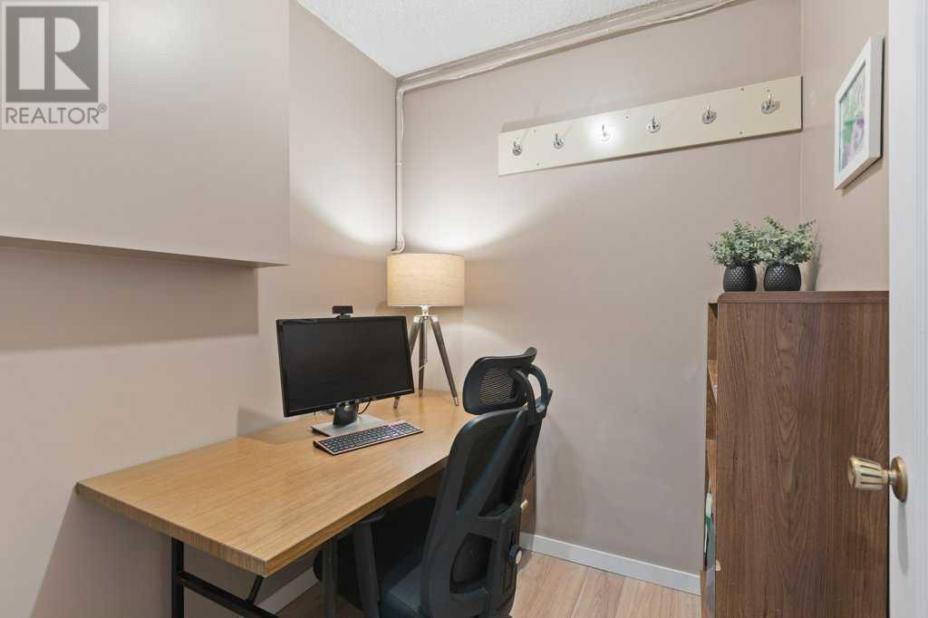 Property at 435 Brae Glen Crescent SW image 3