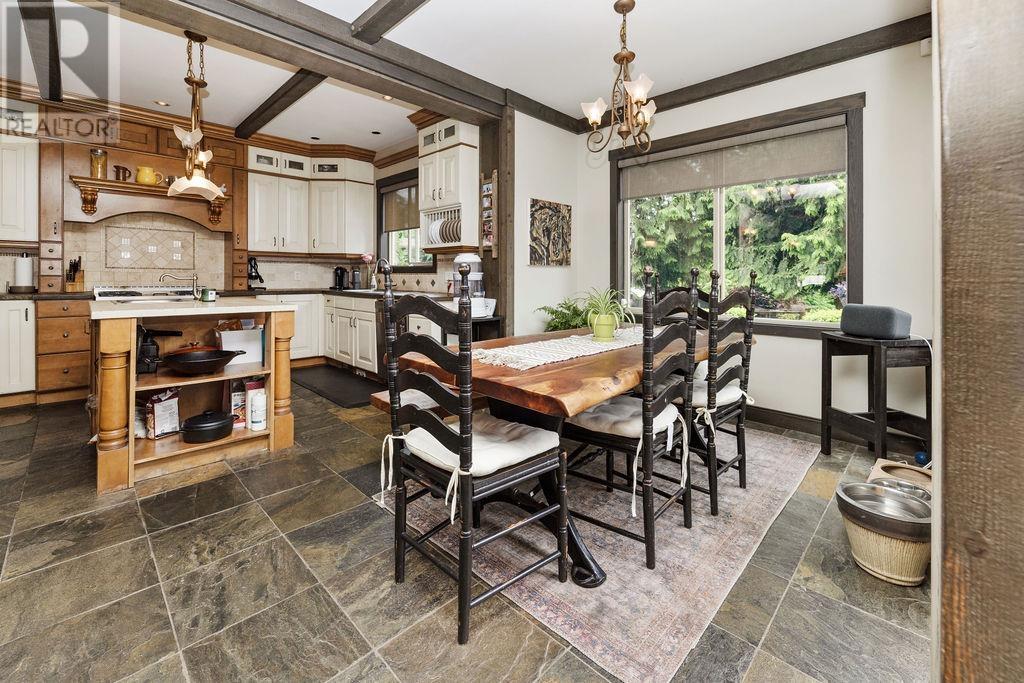 1441 Sunrise Place, Gibsons, British Columbia  V0N 1V5 - Photo 4 - R3012812