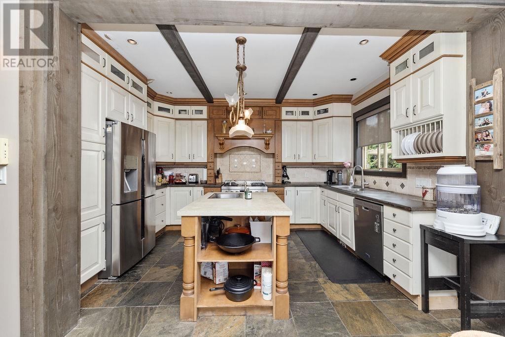 1441 Sunrise Place, Gibsons, British Columbia  V0N 1V5 - Photo 6 - R3012812