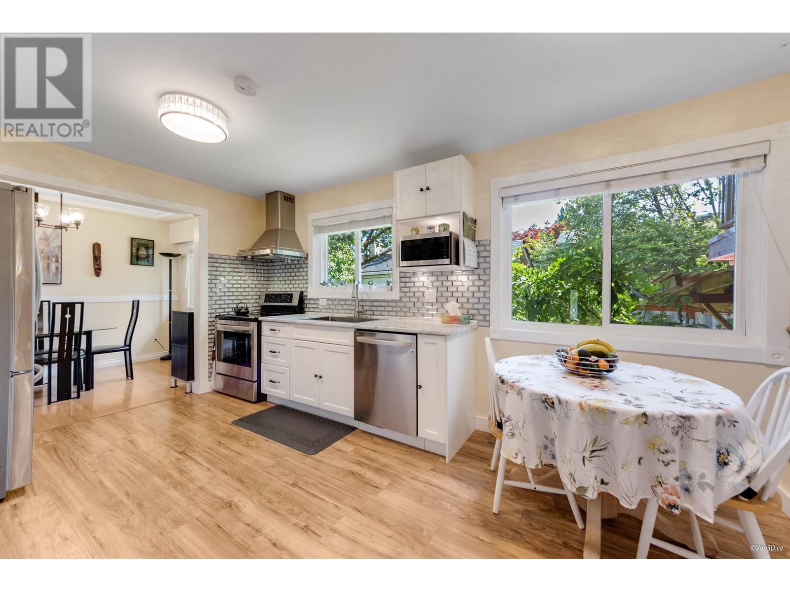 1068 Spruce Avenue, Port Coquitlam, British Columbia  V3B 4X6 - Photo 10 - R3012820