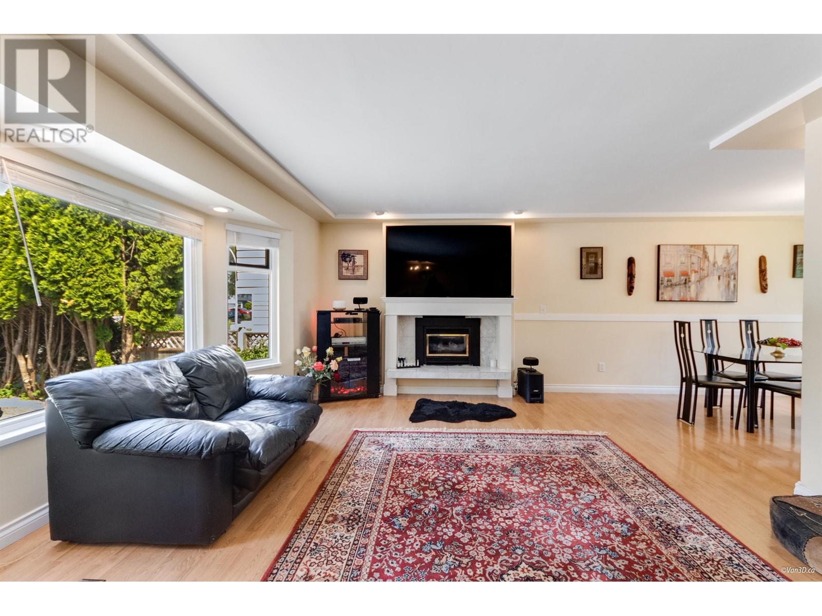 1068 Spruce Avenue, Port Coquitlam, British Columbia  V3B 4X6 - Photo 3 - R3012820