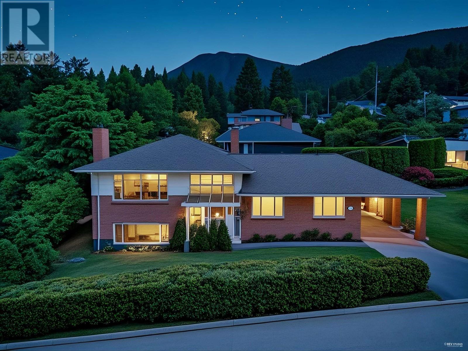 330 W BRAEMAR ROAD, North Vancouver, British Columbia