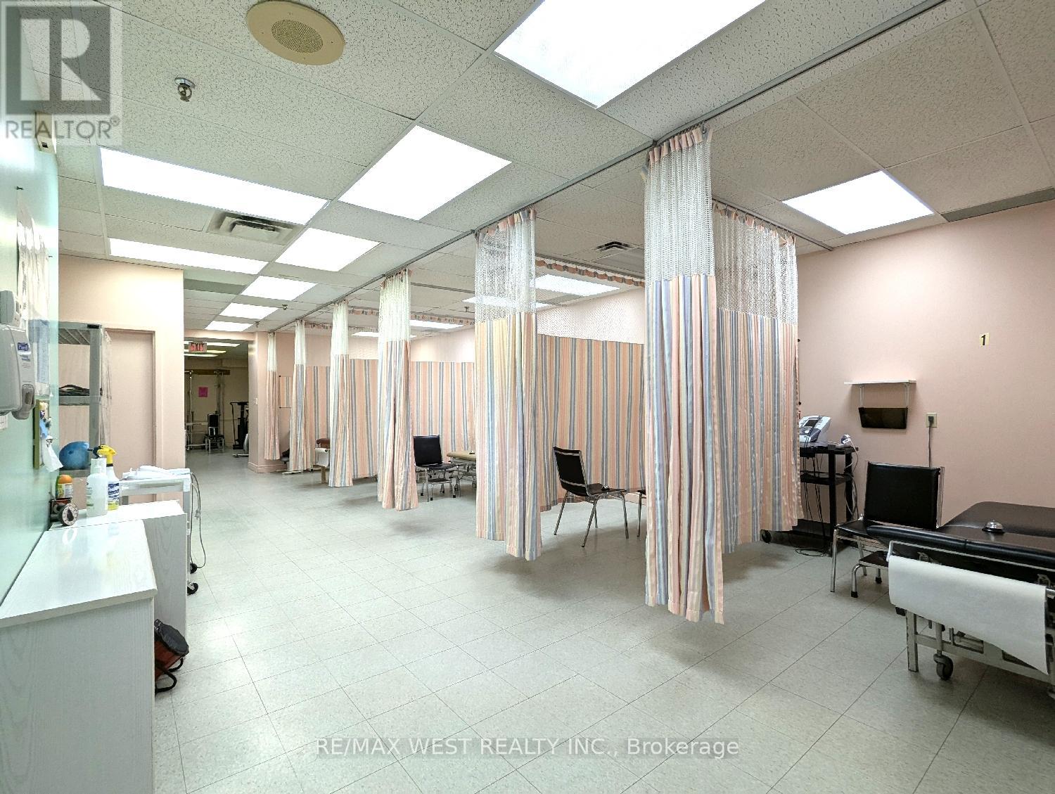 Unit 2 - 2468 Eglinton Avenue W, Toronto, Ontario  M6M 5E2 - Photo 9 - W12042153