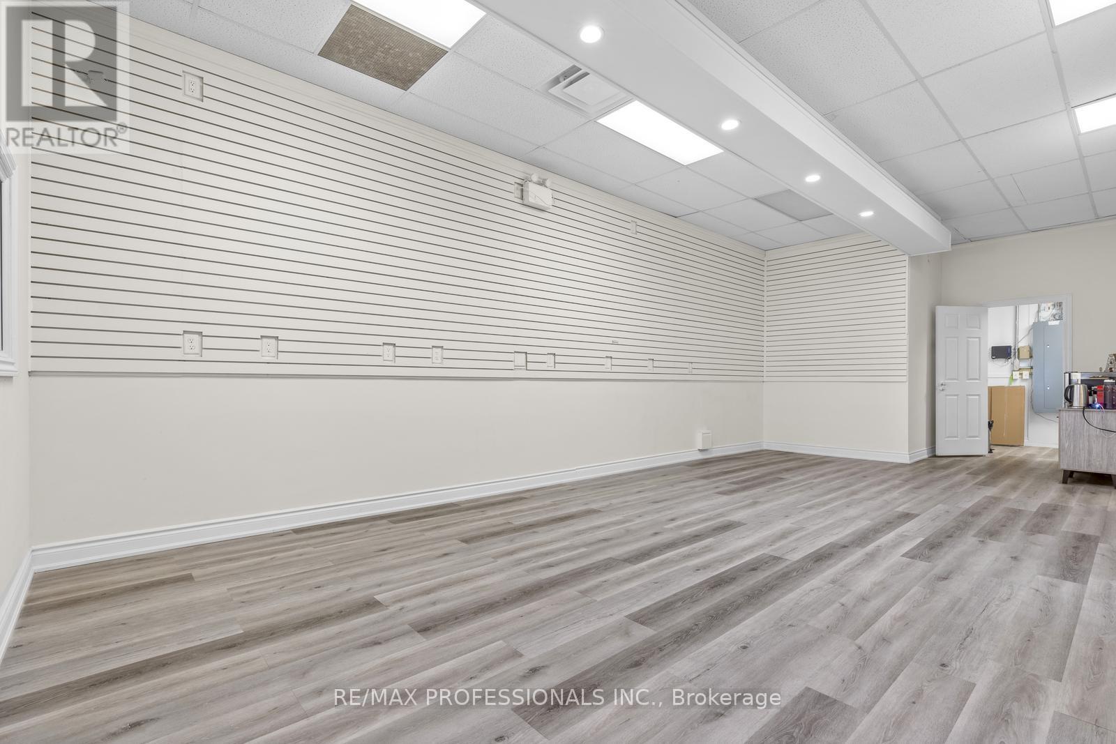 1 - 312 Grays Road, Hamilton, Ontario  L8E 1V2 - Photo 17 - X12207068