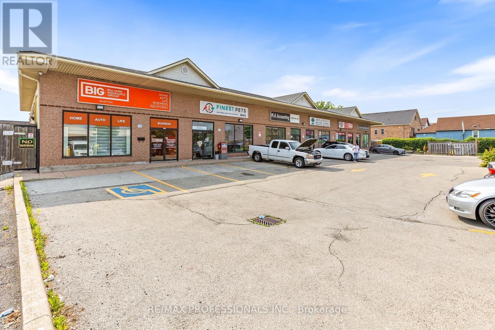 1 - 312 Grays Road, Hamilton, Ontario  L8E 1V2 - Photo 2 - X12207068