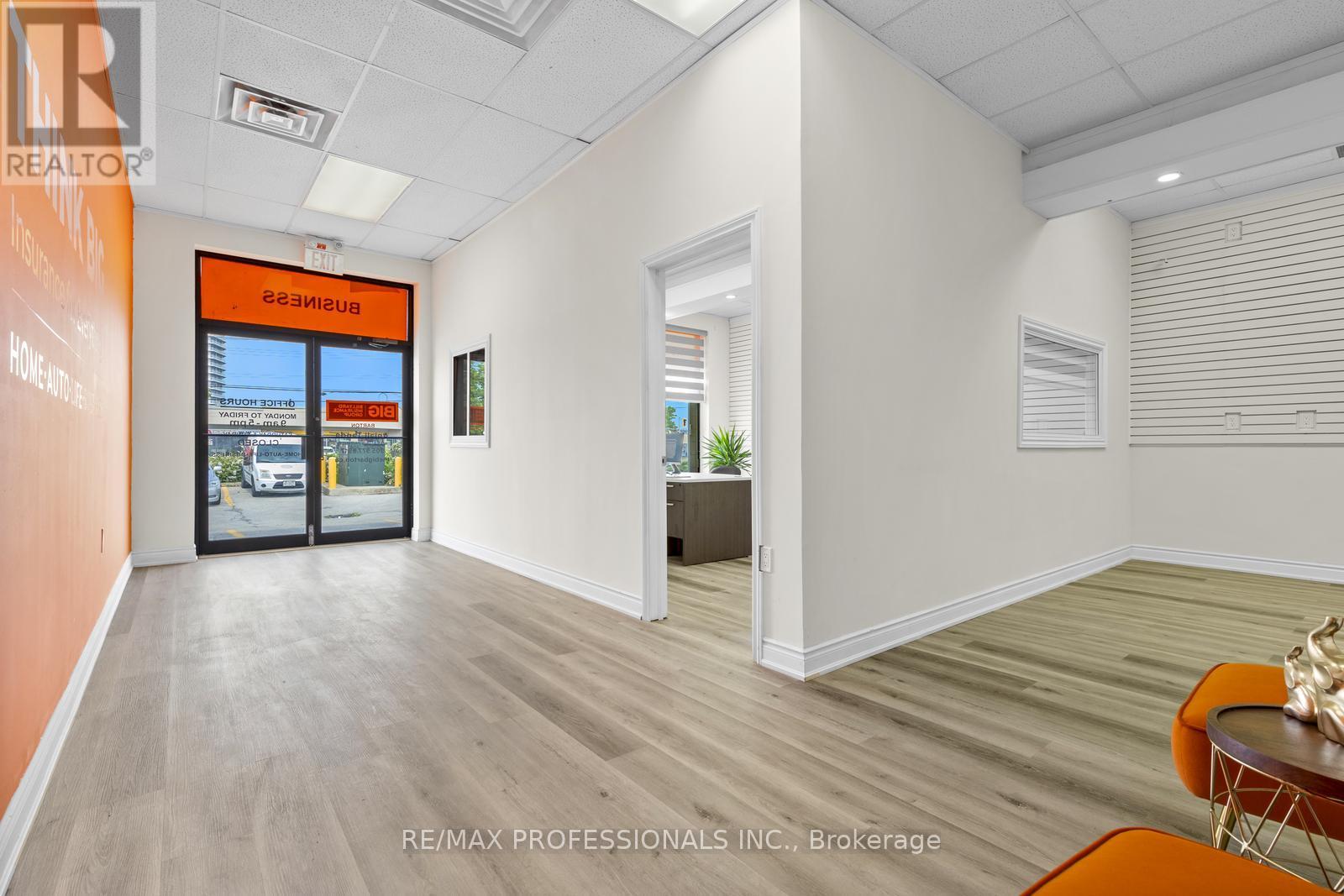 1 - 312 Grays Road, Hamilton, Ontario  L8E 1V2 - Photo 8 - X12207068