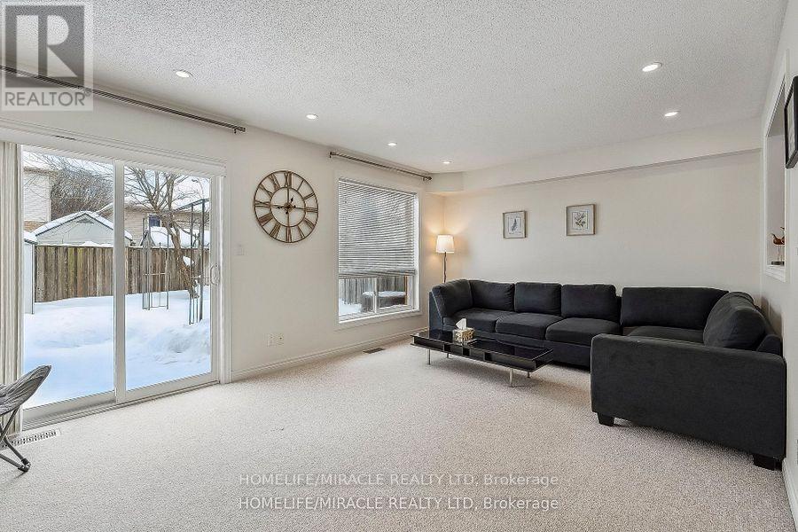 50 Raspberry Trail, Thorold, Ontario  L2V 5E3 - Photo 11 - X12207111