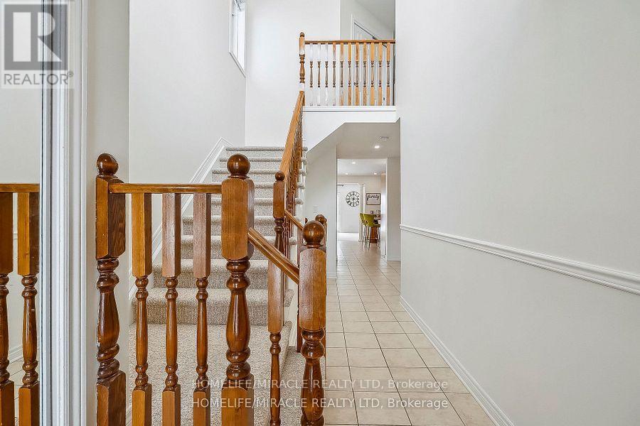 50 Raspberry Trail, Thorold, Ontario  L2V 5E3 - Photo 2 - X12207111