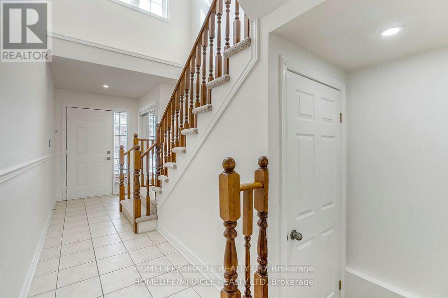 50 Raspberry Trail, Thorold, Ontario  L2V 5E3 - Photo 3 - X12207111