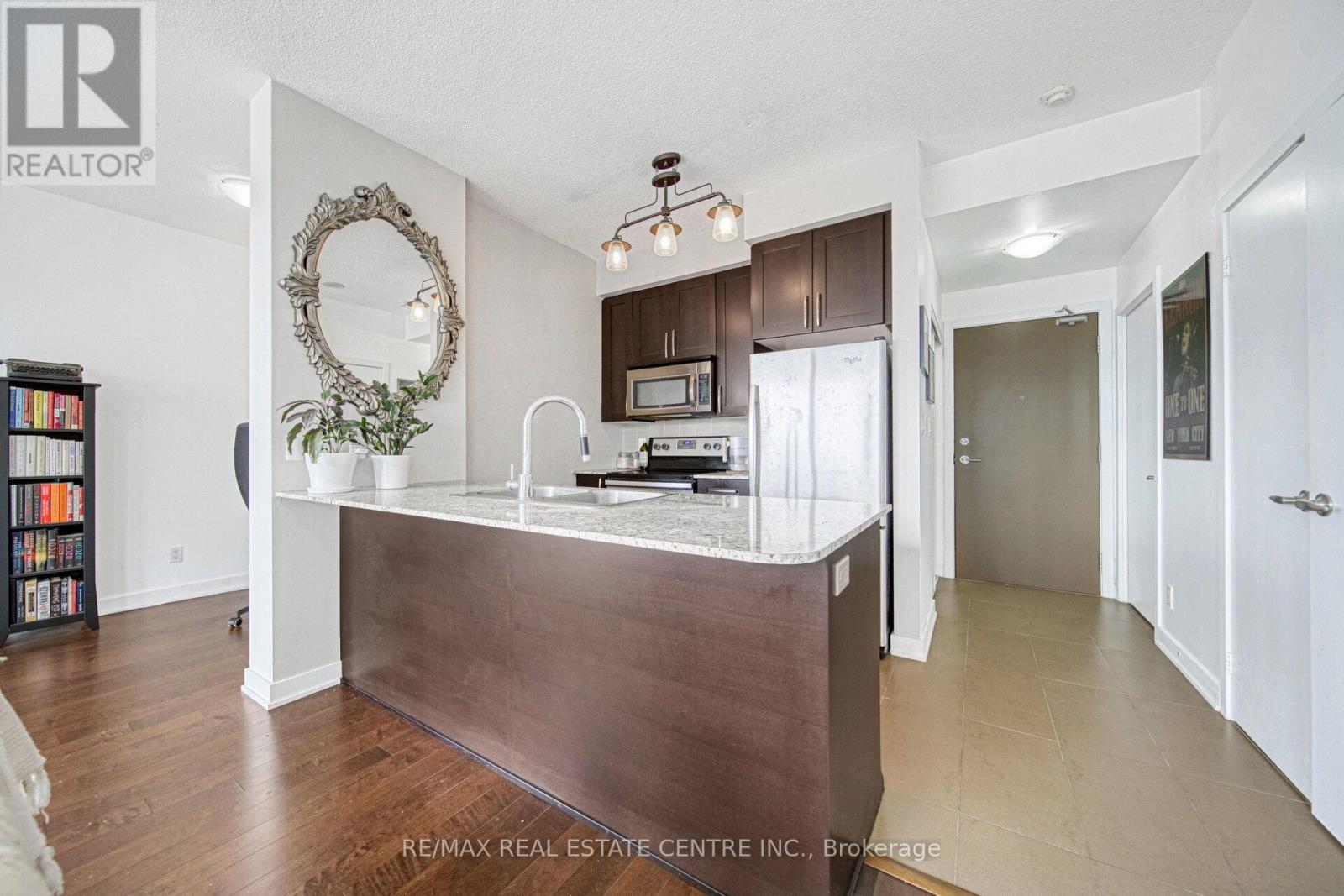 1803 - 4065 Brickstone Mews, Mississauga, Ontario  L5B 0G3 - Photo 8 - W12174323