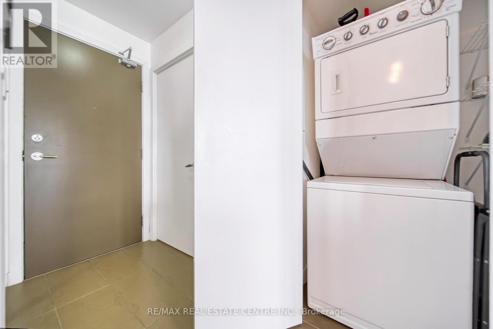 1803 - 4065 Brickstone Mews, Mississauga, Ontario  L5B 0G3 - Photo 16 - W12174323