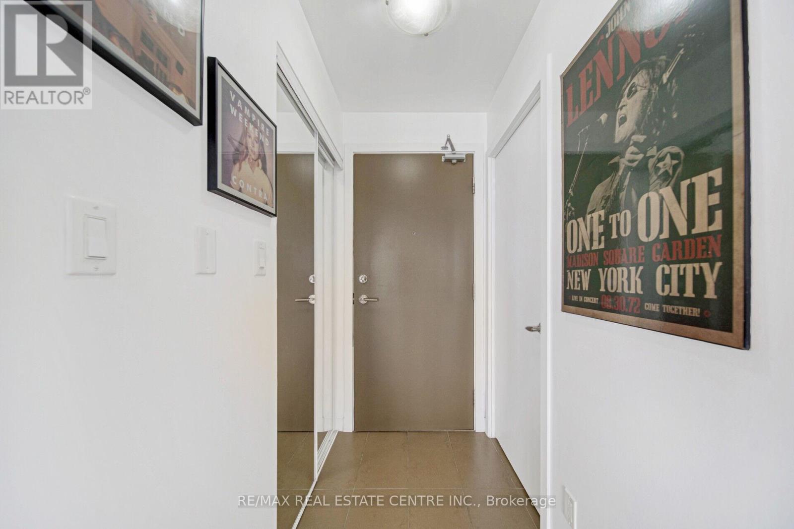 1803 - 4065 Brickstone Mews, Mississauga, Ontario  L5B 0G3 - Photo 5 - W12174323
