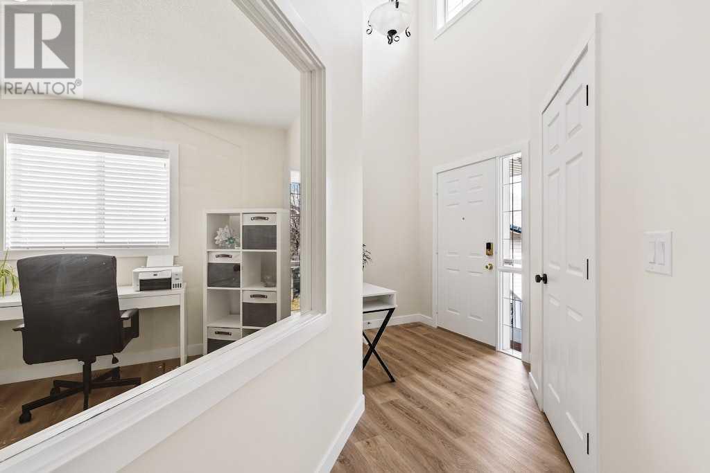 Property at 69 Chapalina Manor SE image 4