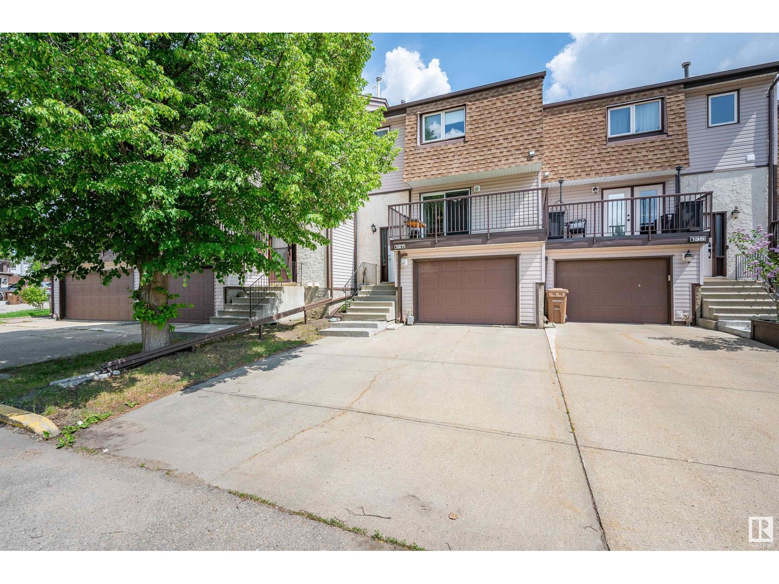 Property at 137 GRANDIN WO image 1