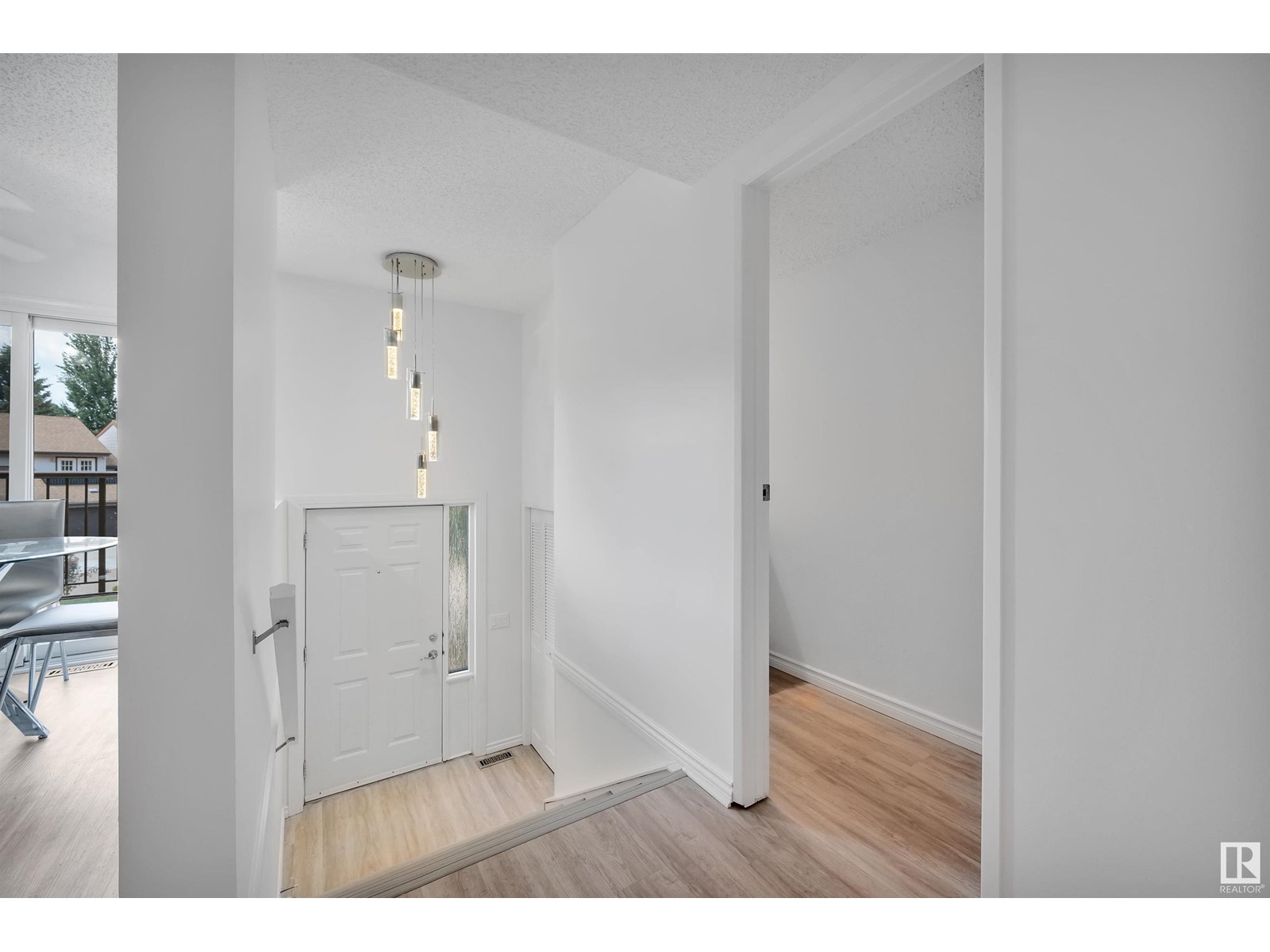 Property at 137 GRANDIN WO image 4