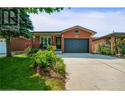 38 PINEWOODS Drive, Hamilton, Ontario
