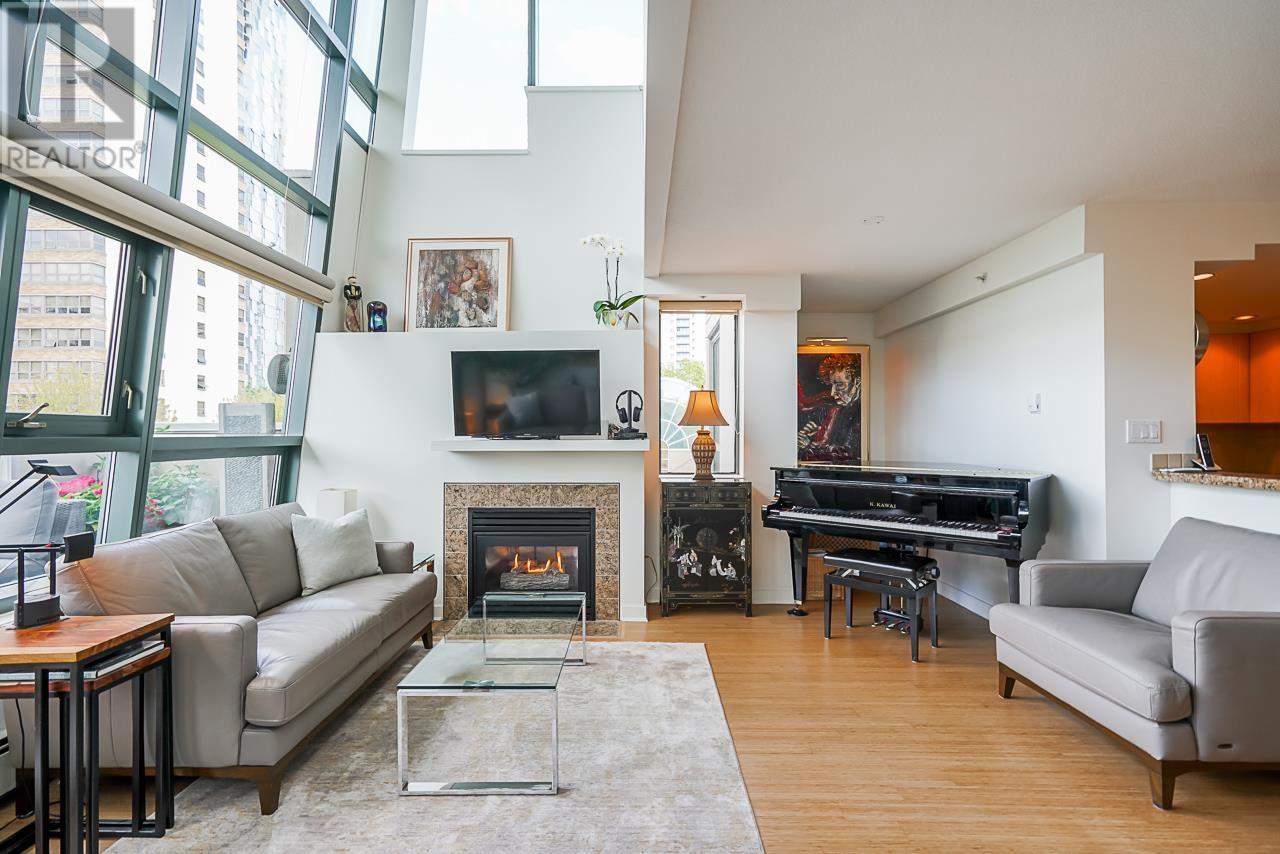 Ph1 1688 Robson Street, Vancouver, British Columbia  V6G 1C7 - Photo 1 - R3010778