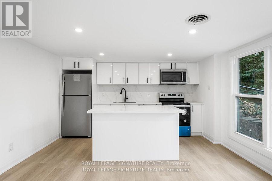 Lower - 21 Donwoods Drive, Toronto, Ontario  M4N 2E9 - Photo 4 - C12192170
