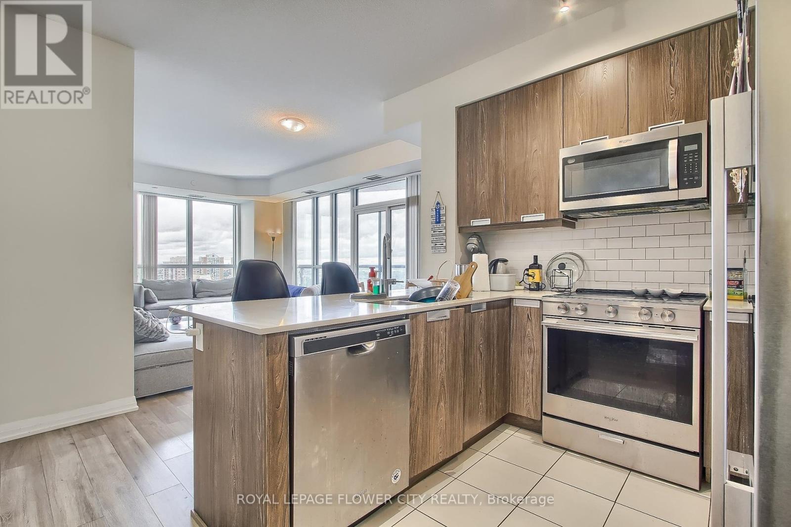 1918 - 35 Watergarden Drive, Mississauga (Hurontario), Ontario  L5R 0G8 - Photo 14 - W12206781