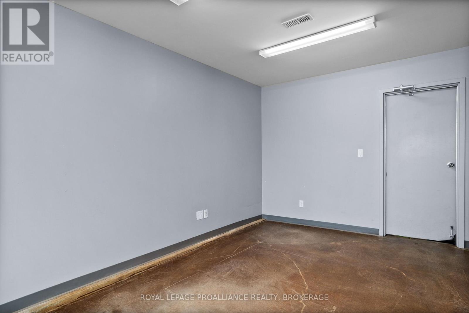 1033 John Counter Boulevard, Kingston (East Of Sir John A. Blvd), Ontario  K7K 6C7 - Photo 10 - X12207302