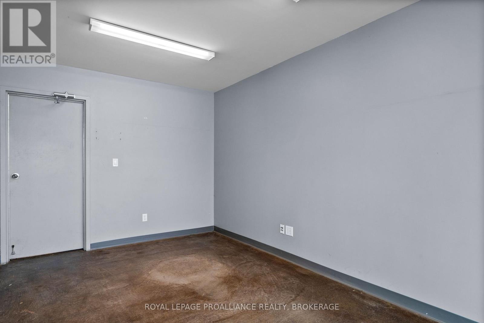 1033 John Counter Boulevard, Kingston (East Of Sir John A. Blvd), Ontario  K7K 6C7 - Photo 11 - X12207302