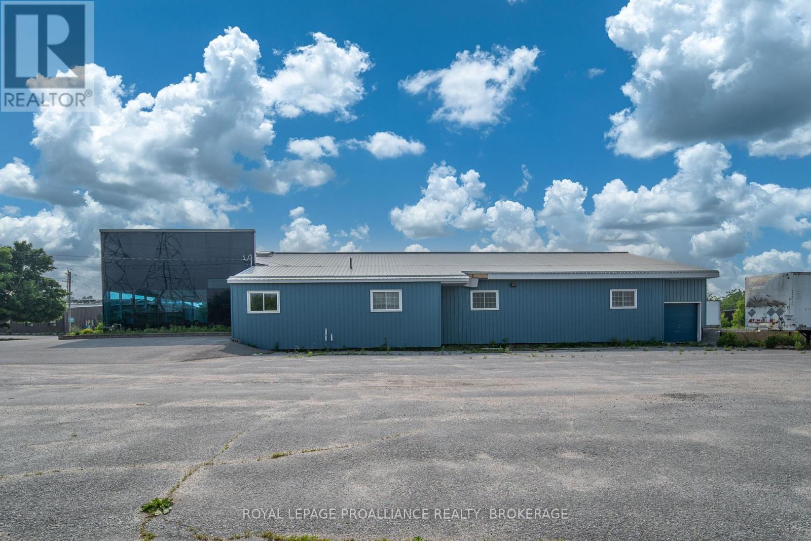 1033 John Counter Boulevard, Kingston (East Of Sir John A. Blvd), Ontario  K7K 6C7 - Photo 34 - X12207302