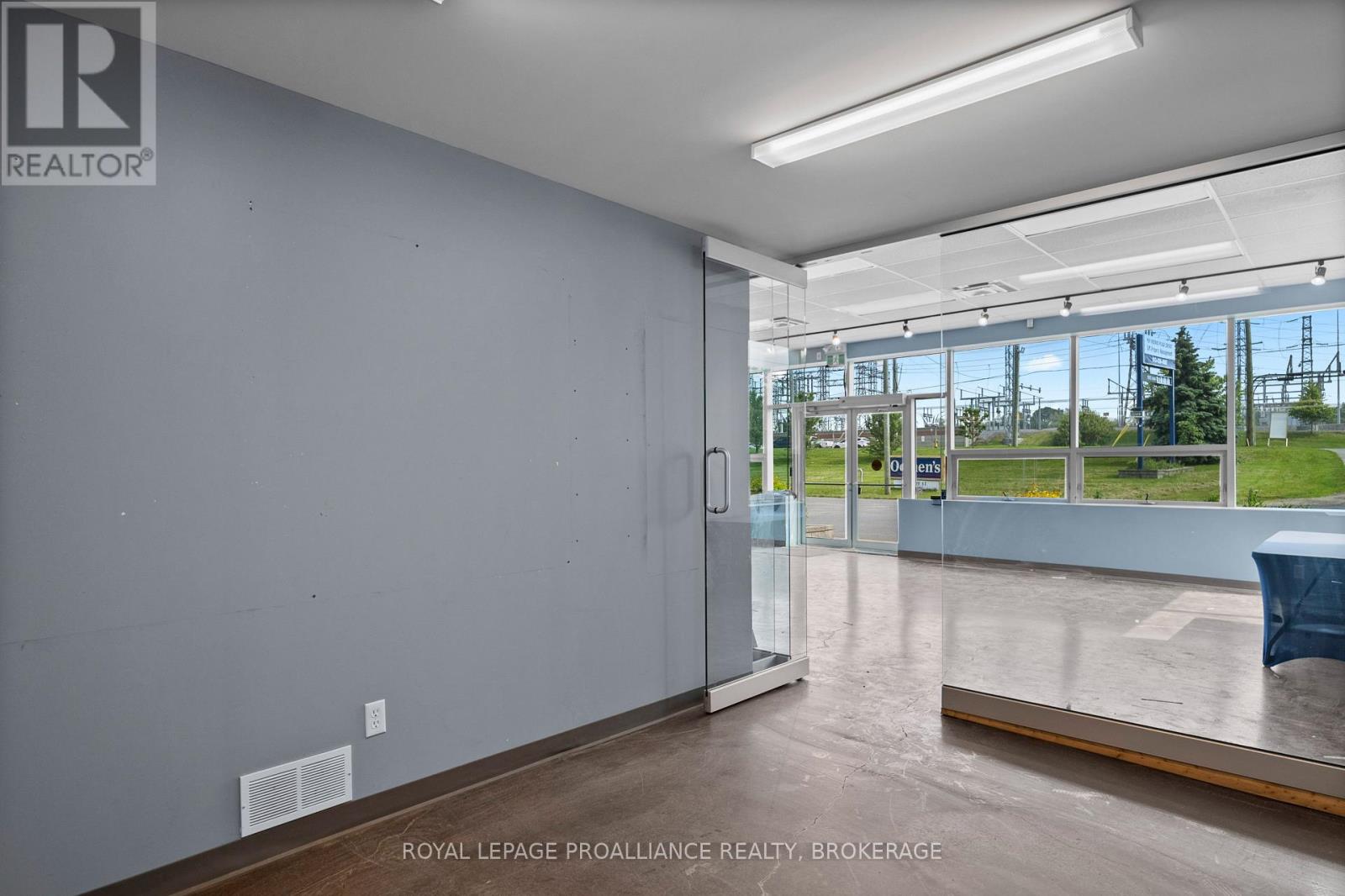 1033 John Counter Boulevard, Kingston (East Of Sir John A. Blvd), Ontario  K7K 6C7 - Photo 8 - X12207302