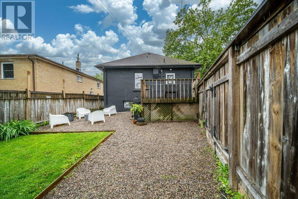 181 Russell Street, Kingston (East Of Sir John A. Blvd), Ontario  K7K 2G1 - Photo 37 - X12207380