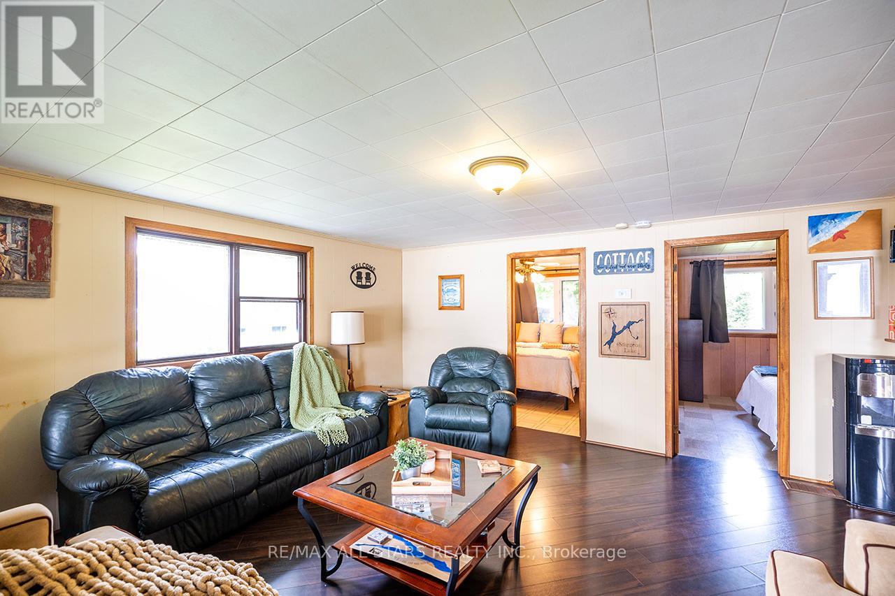 38 Riverside Drive, Kawartha Lakes, Ontario  K9V 0H6 - Photo 10 - X12207236