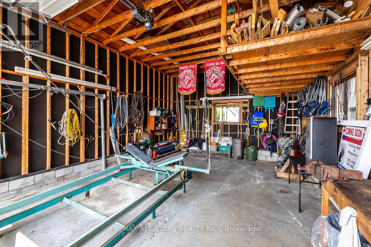 38 Riverside Drive, Kawartha Lakes, Ontario  K9V 0H6 - Photo 22 - X12207236