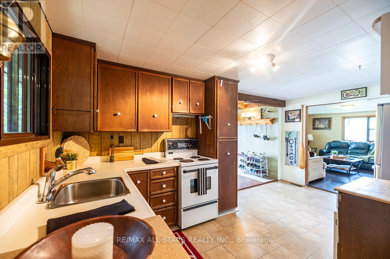 38 Riverside Drive, Kawartha Lakes, Ontario  K9V 0H6 - Photo 6 - X12207236