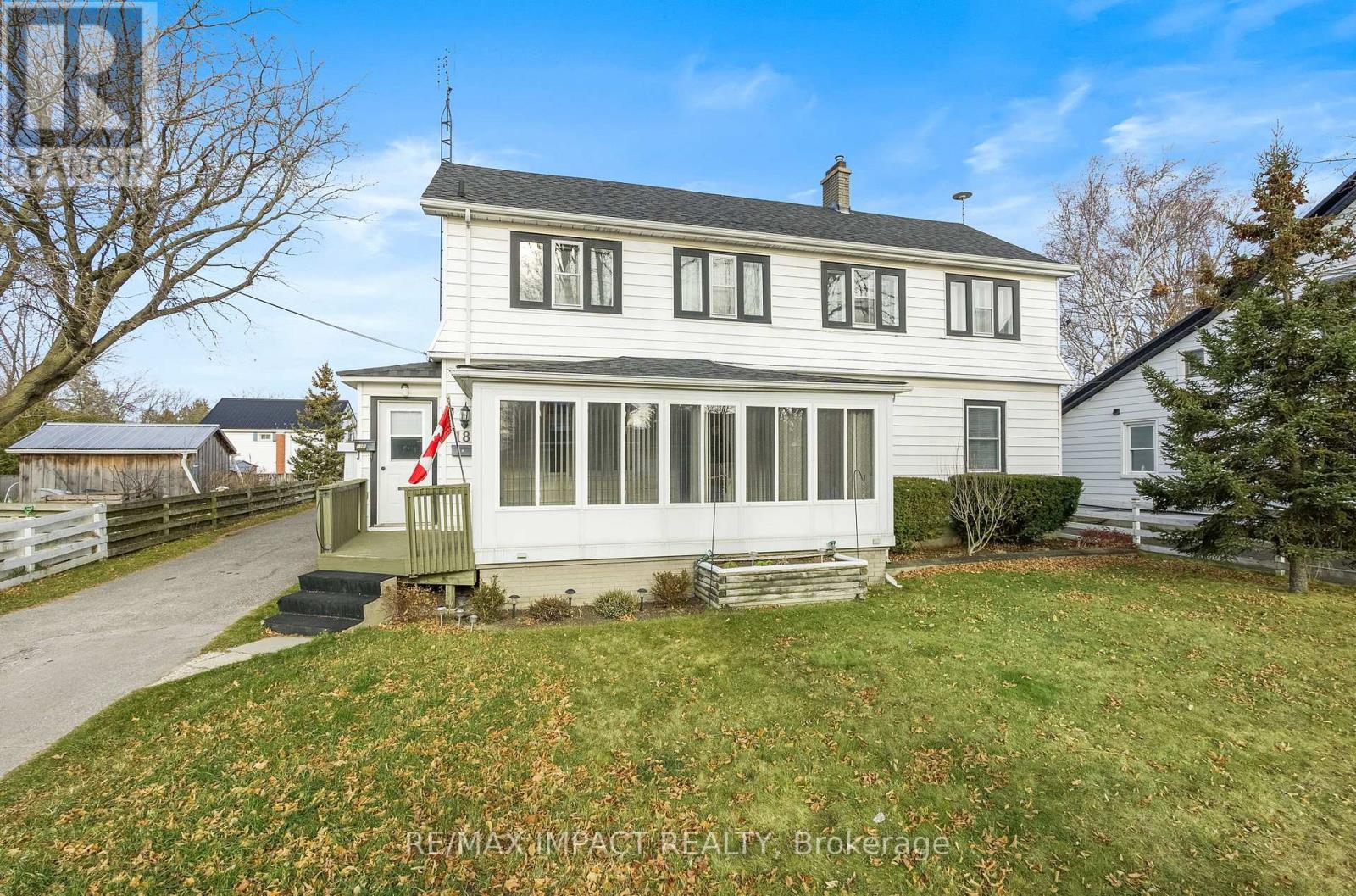 18 Spencer Street W, Cobourg, Ontario  K9A 2G3 - Photo 2 - X12207309