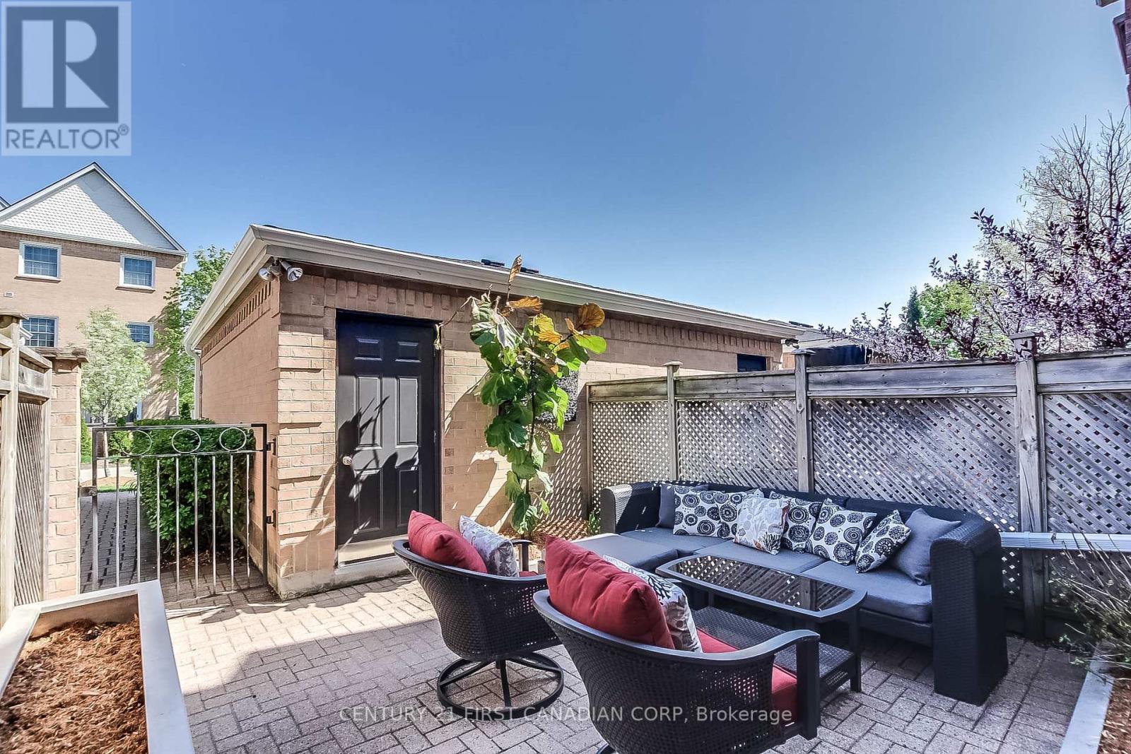 53 - 1570 Richmond Street, London North, Ontario  N6G 4W2 - Photo 2 - X12207326