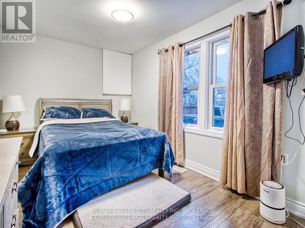 68 Carlton Street, St. Catharines (Downtown), Ontario  L2R 1P8 - Photo 14 - X12166182