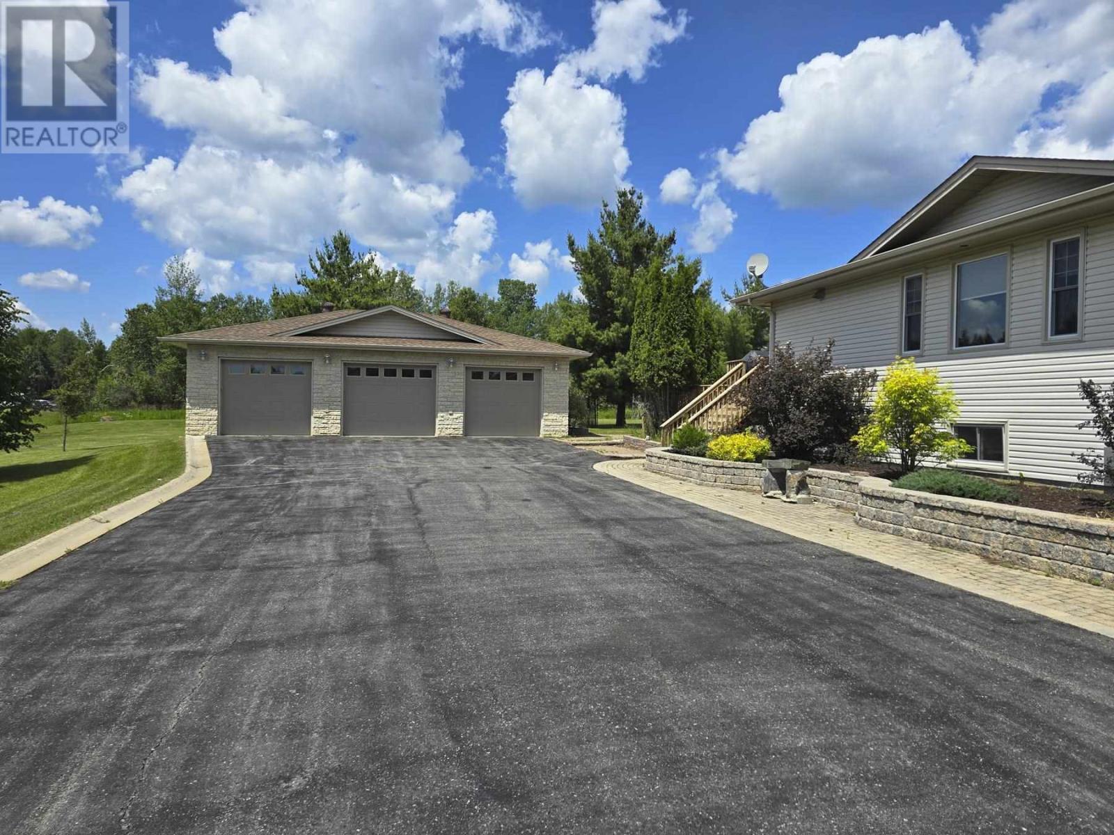 313 Cadillac Cir, Thunder Bay, Ontario  P7G 2E3 - Photo 4 - TB251499