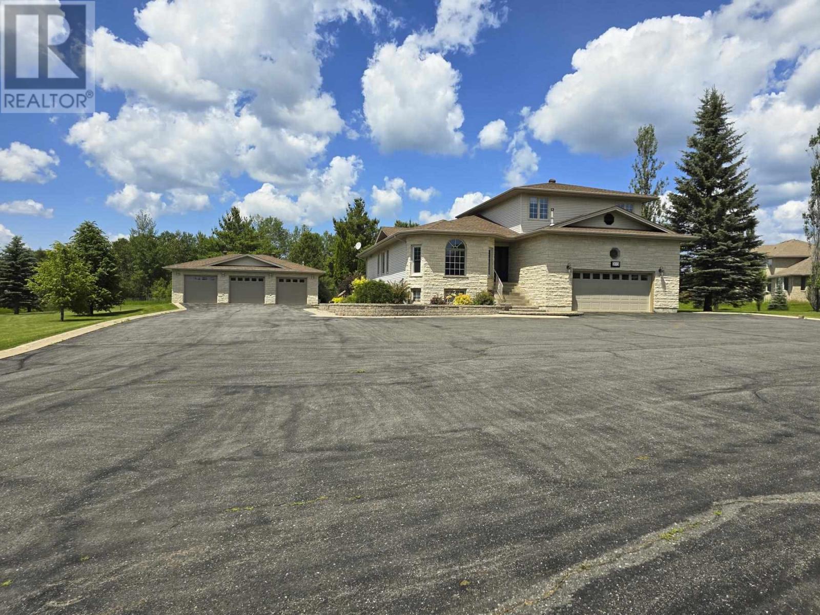 313 Cadillac Cir, Thunder Bay, Ontario  P7G 2E3 - Photo 2 - TB251499