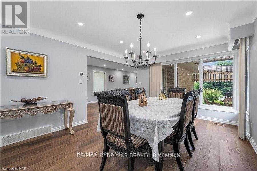 15842 Niagara River Parkway E, Niagara-On-The-Lake (River), Ontario  L0S 1J0 - Photo 14 - X12207352
