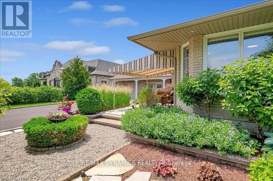 15842 Niagara River Parkway E, Niagara-On-The-Lake (River), Ontario  L0S 1J0 - Photo 3 - X12207352