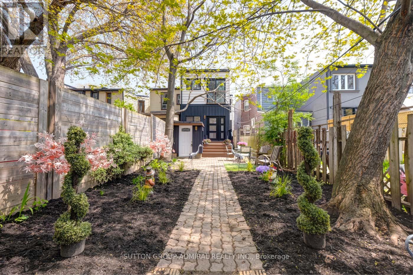 Main & 2nd Floor - 70 Carlaw Avenue, Toronto, Ontario  M4M 2R7 - Photo 32 - E12205950