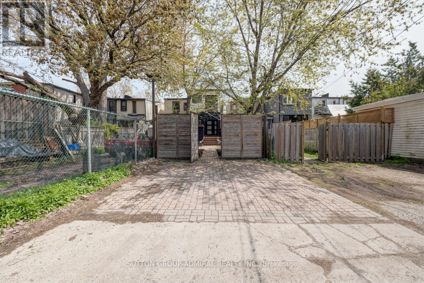 Main & 2nd Floor - 70 Carlaw Avenue, Toronto, Ontario  M4M 2R7 - Photo 34 - E12205950