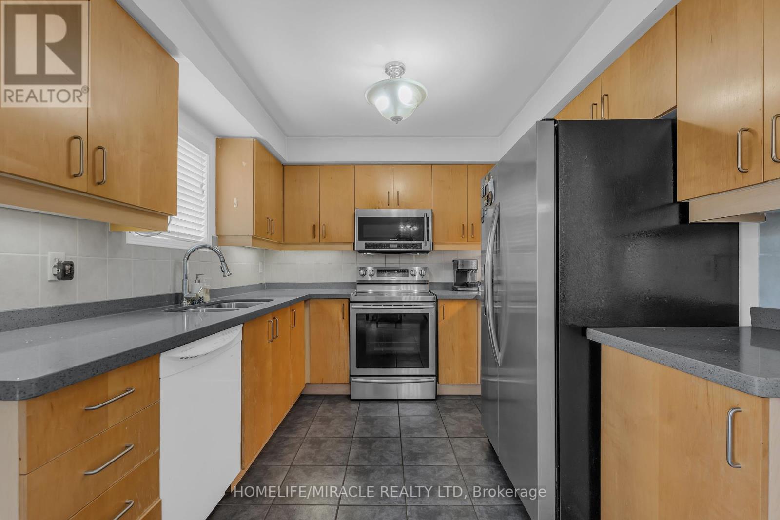 56 Viceroy Crescent, Brampton, Ontario  L7A 1V7 - Photo 15 - W12204092