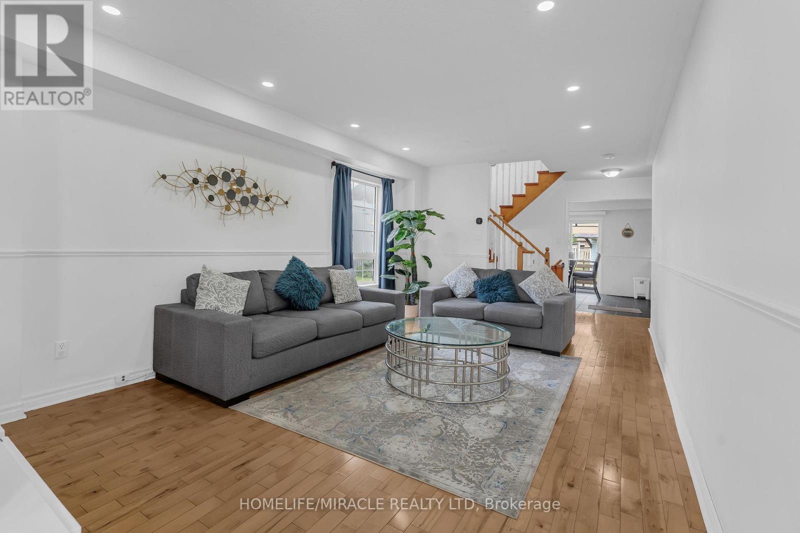 56 Viceroy Crescent, Brampton, Ontario  L7A 1V7 - Photo 8 - W12204092