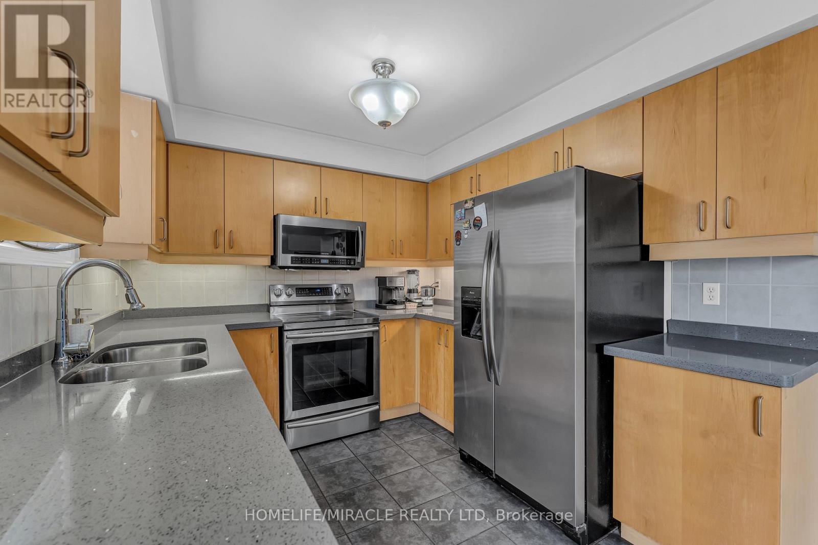 56 Viceroy Crescent, Brampton, Ontario  L7A 1V7 - Photo 13 - W12204092