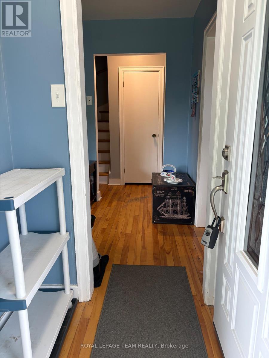 1123 Secord Avenue, Ottawa, Ontario  K1H 8C9 - Photo 5 - X12204217