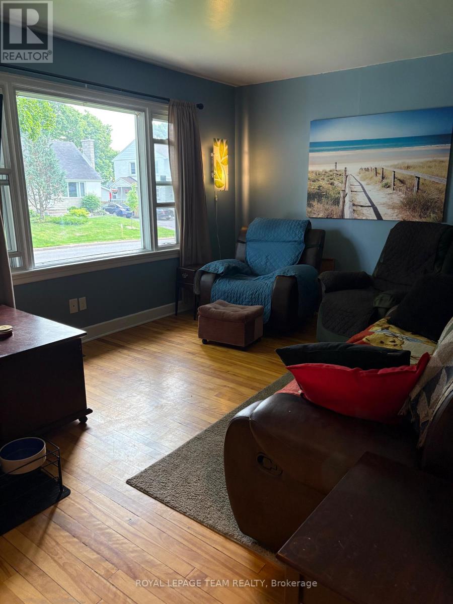1123 Secord Avenue, Ottawa, Ontario  K1H 8C9 - Photo 7 - X12204217